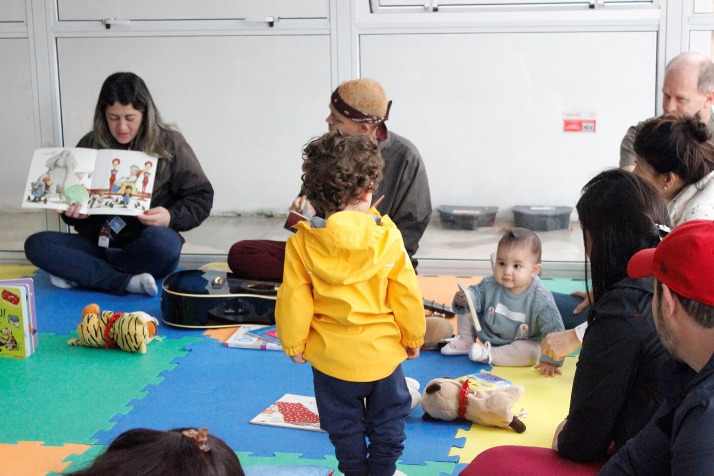 Atividades de capacitação para equipes de bibliotecas